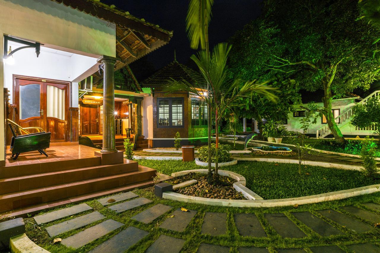 Warmth Lake Haven Alappuzha Экстерьер фото